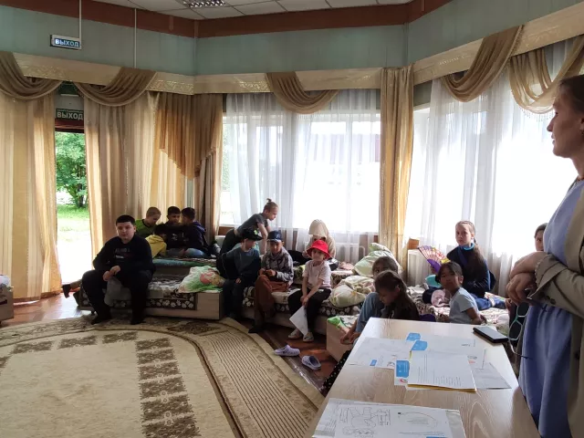 Занятие по финансовой грамотности в детском лагере "Космос" Республики Алтай
